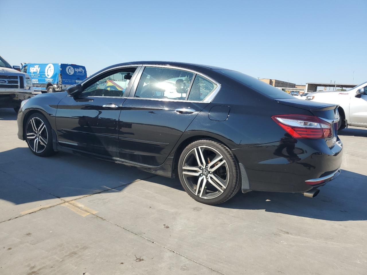 1HGCR2F55GA242015 2016 HONDA ACCORD - Image 2