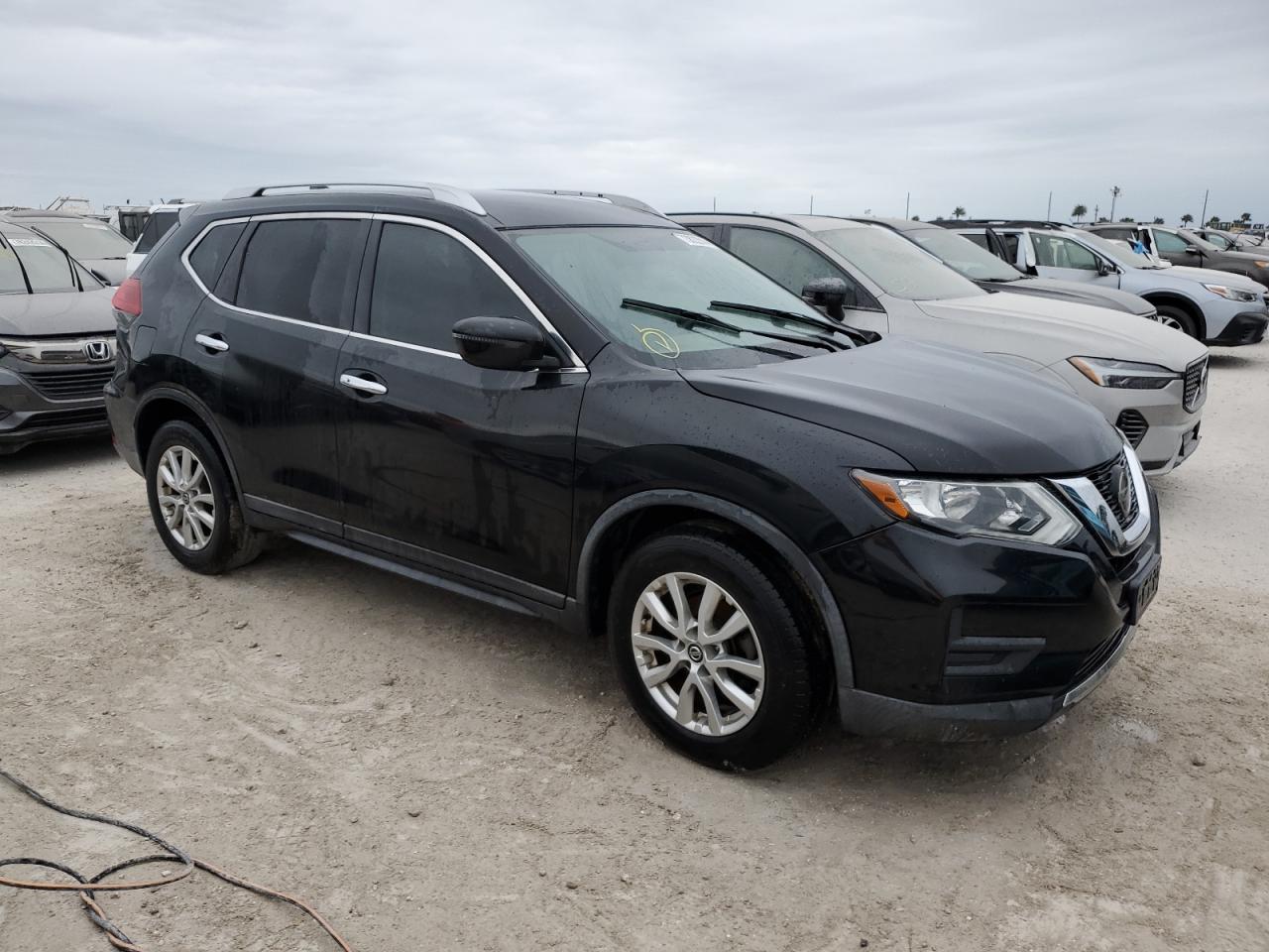 2018 Nissan Rogue - Image 4