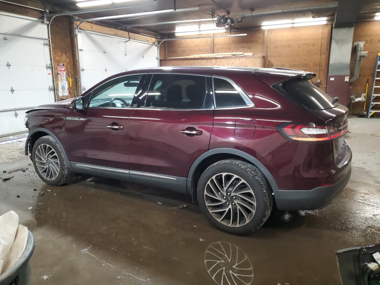 2020 Lincoln Nautilus - Image 2