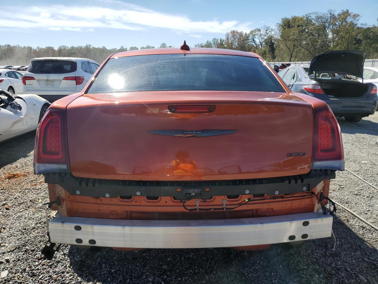 2020 Chrysler 300 Touring VIN: 2C3CCAAG2LH242055 Lot: 77149404