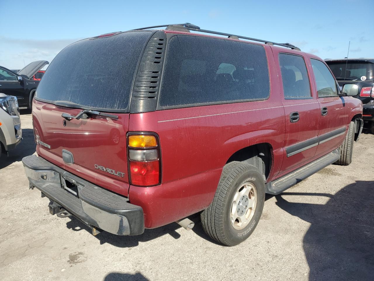 2004 Chevrolet Suburban - Image 3