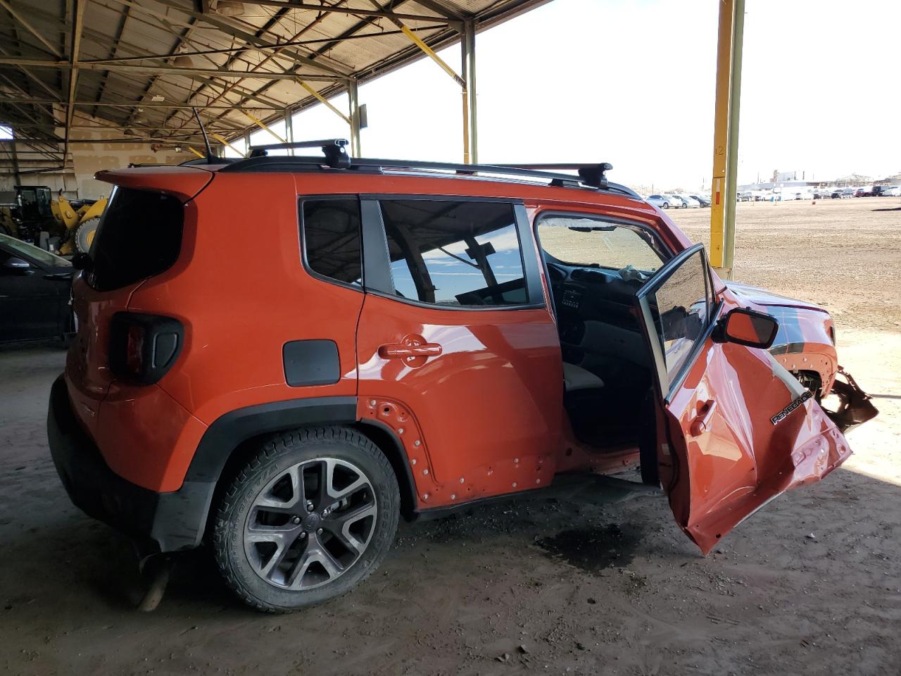 VIN ZACCJABB3JPJ22357 2018 JEEP RENEGADE no.3