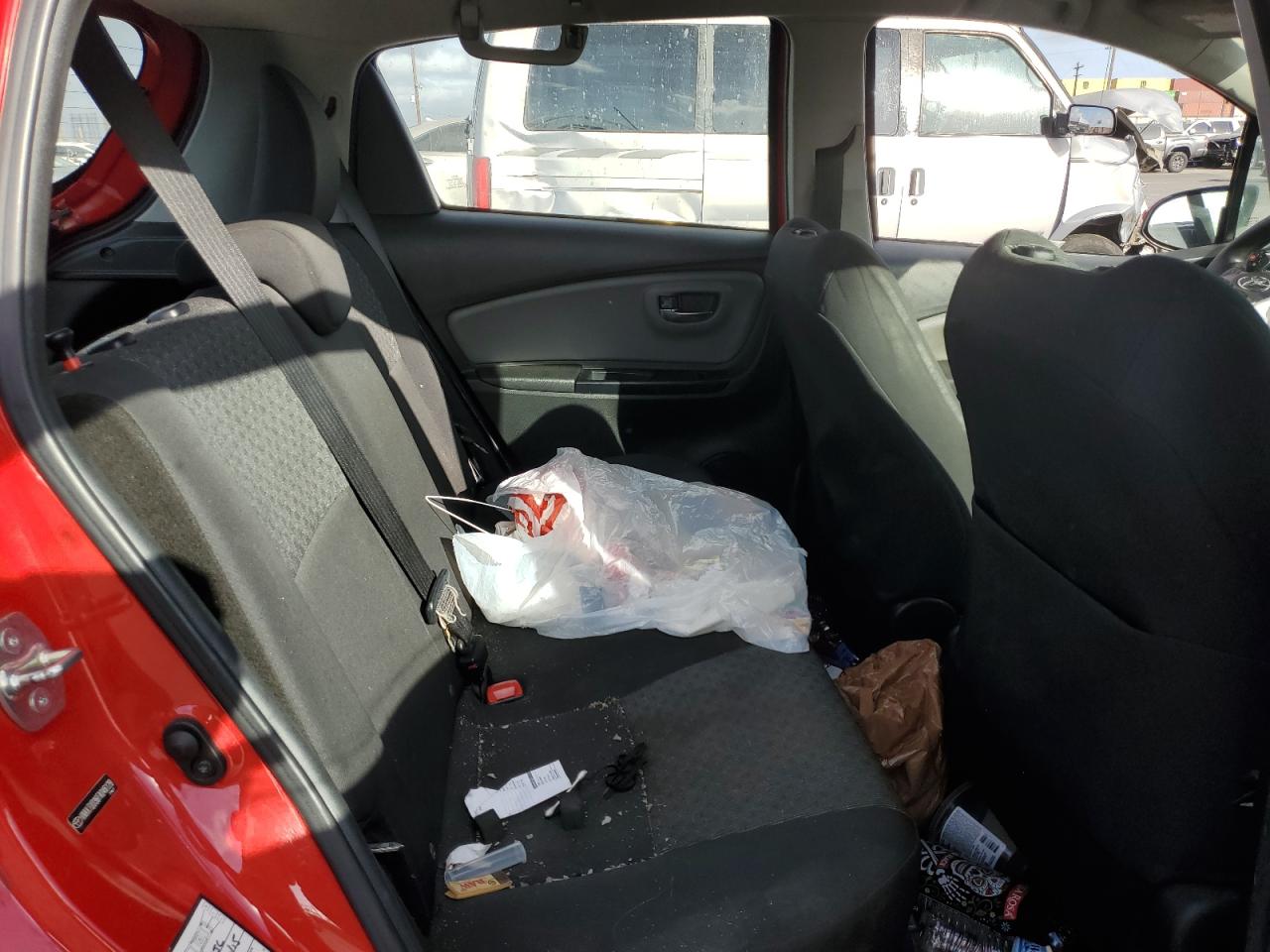 2015 Toyota Yaris - Image 10