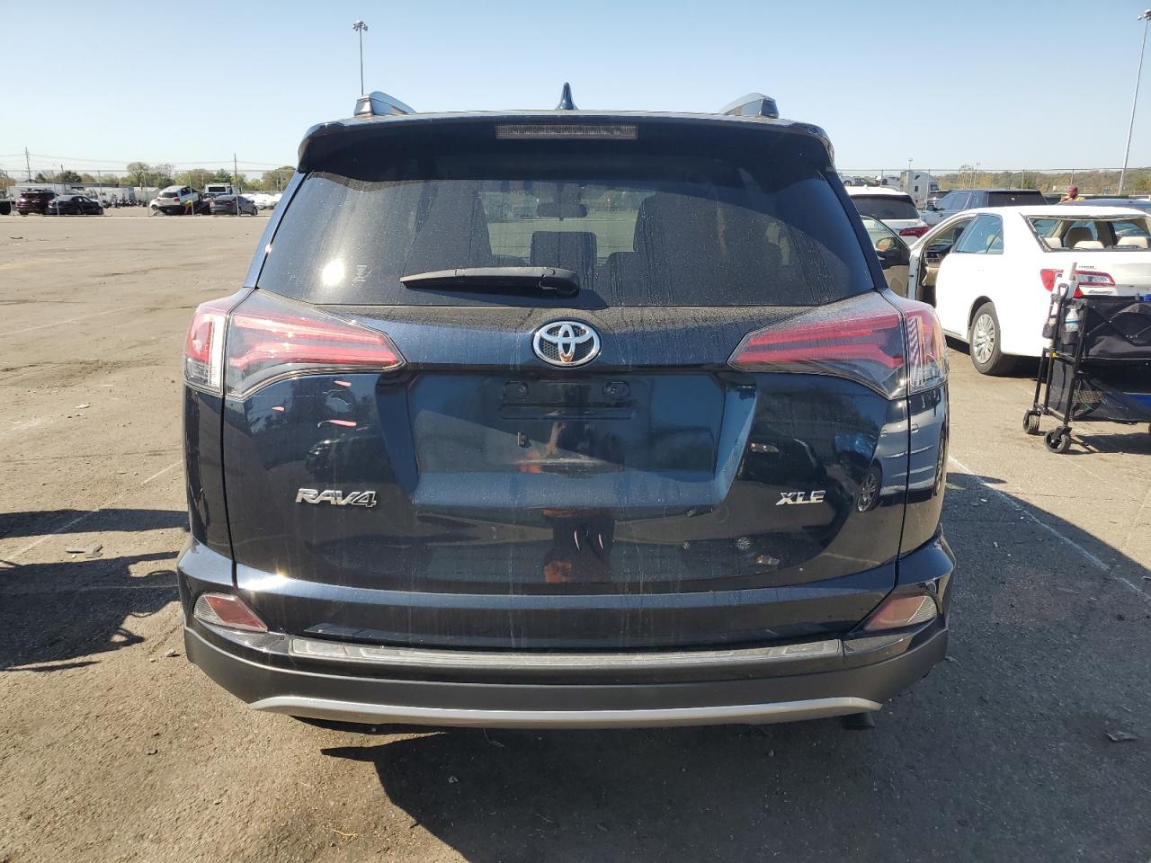 JTMWFREV9HJ713728 2017 Toyota Rav4 Xle