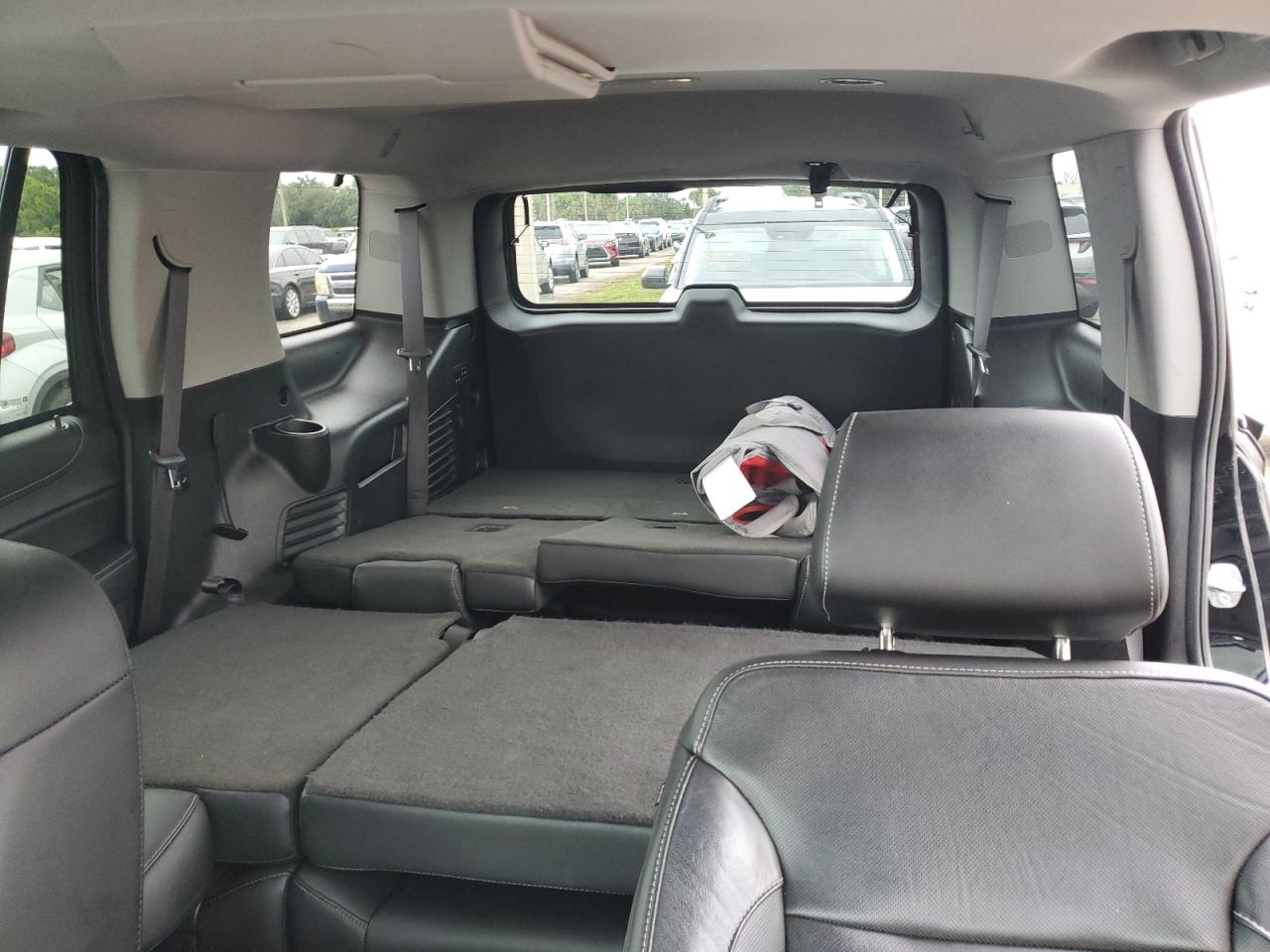 2020 GMC Yukon - Image 10