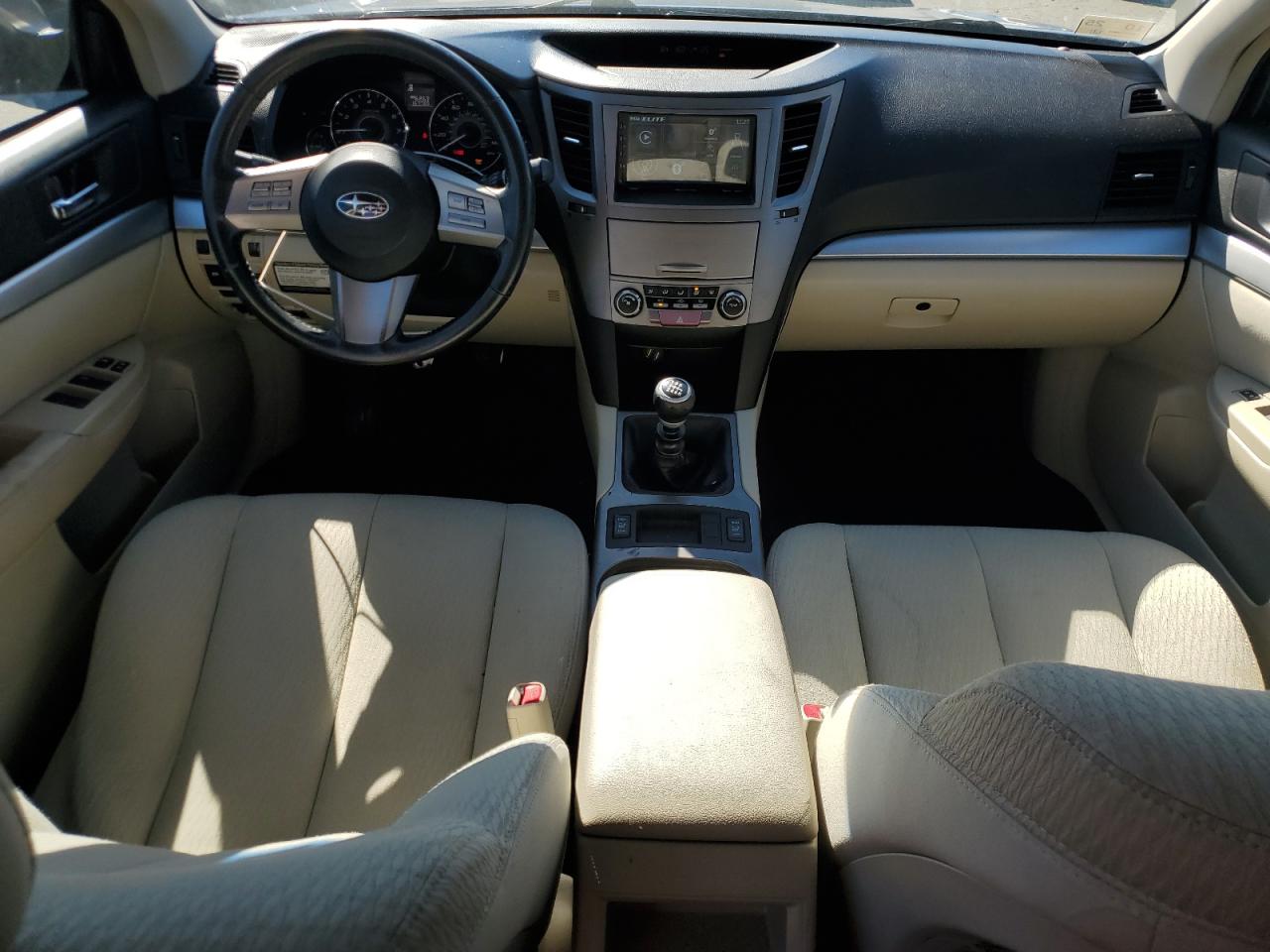 2010 Subaru Outback - Image 8