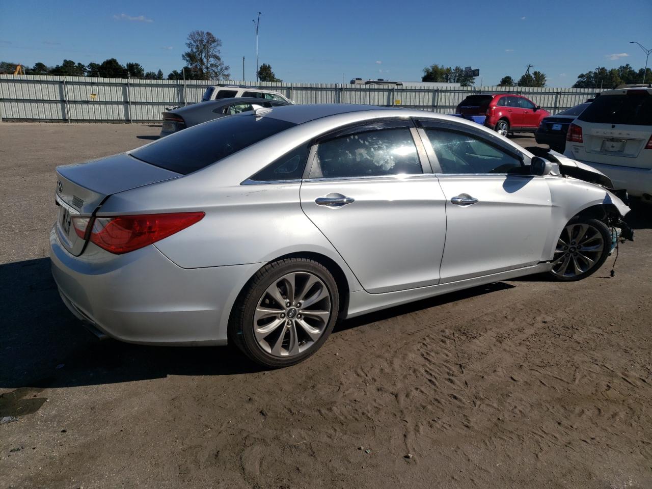 2012 Hyundai Sonata - Image 3