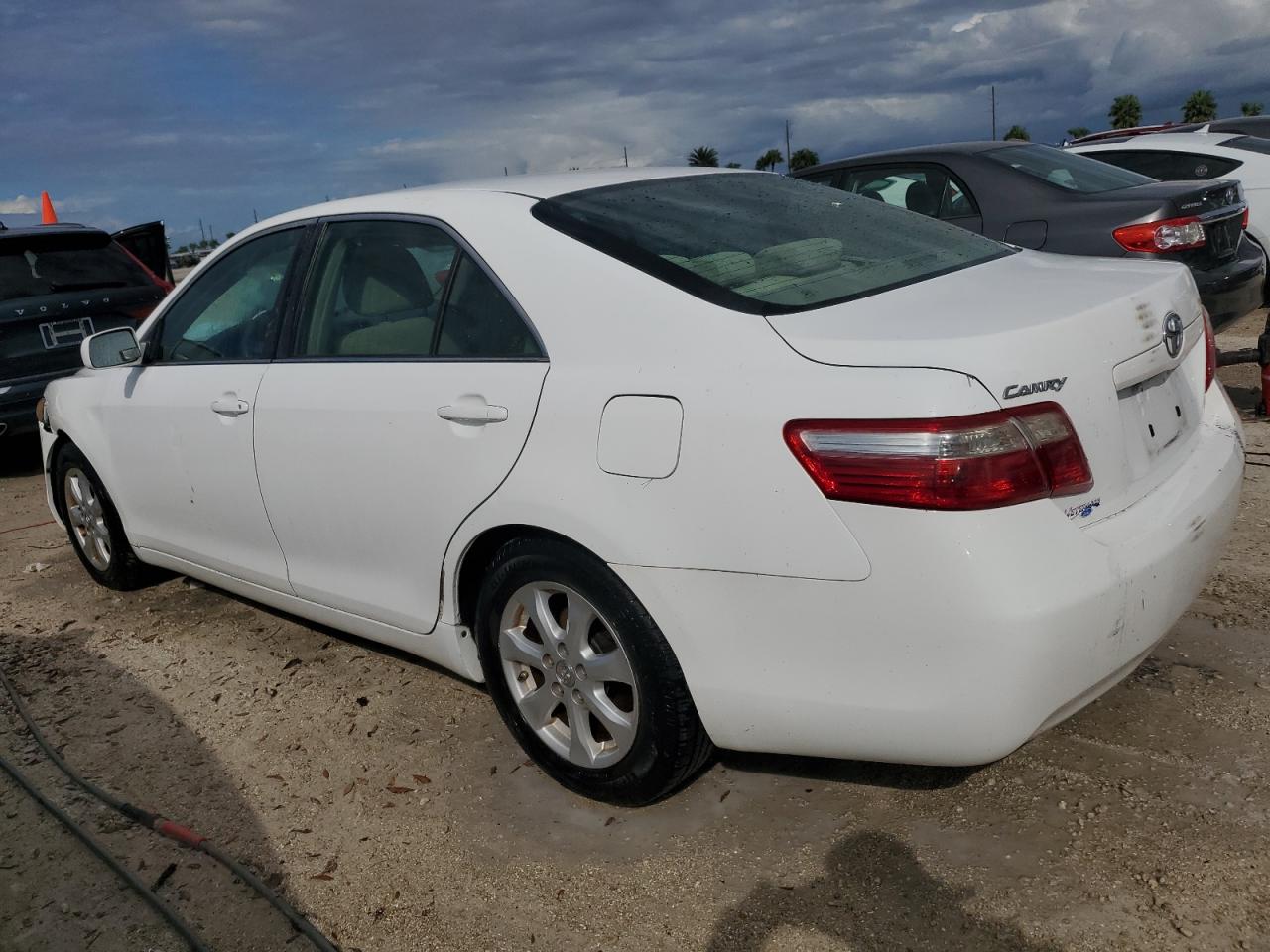 2007 Toyota Camry - Image 2
