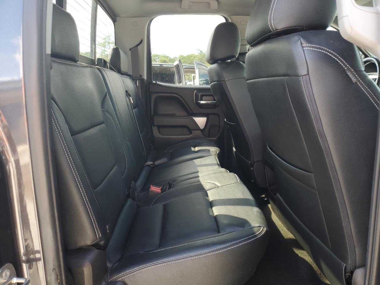 2016 Chevrolet Silverado - Image 10