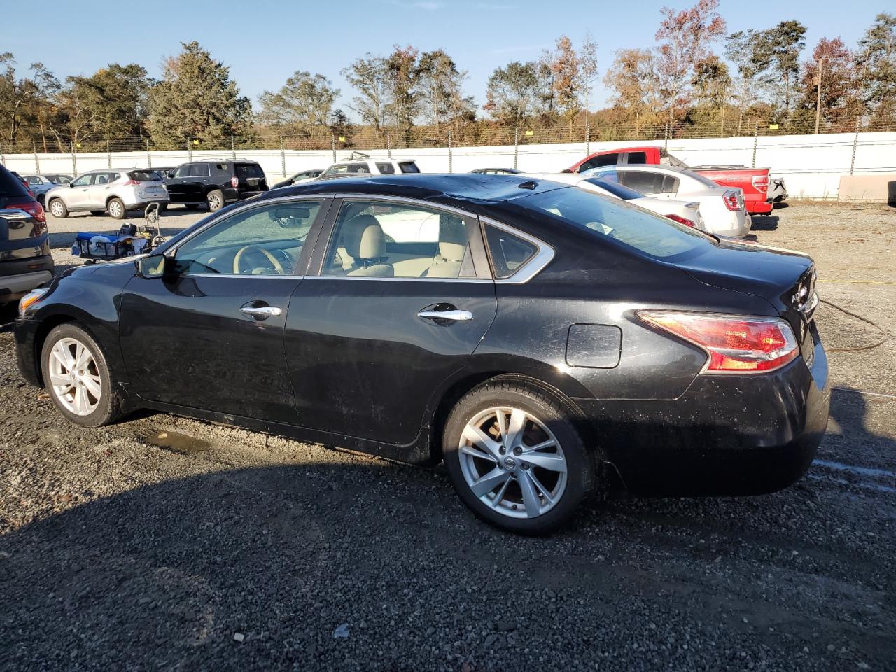 2014 Nissan Altima - Image 2