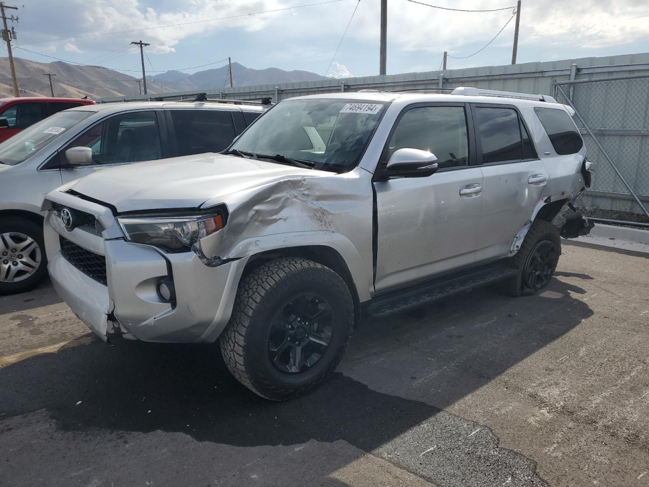 2017 Toyota 4Runner Sr5/Sr5 Premium VIN: JTEBU5JR1H5474170 Lot: 74694194