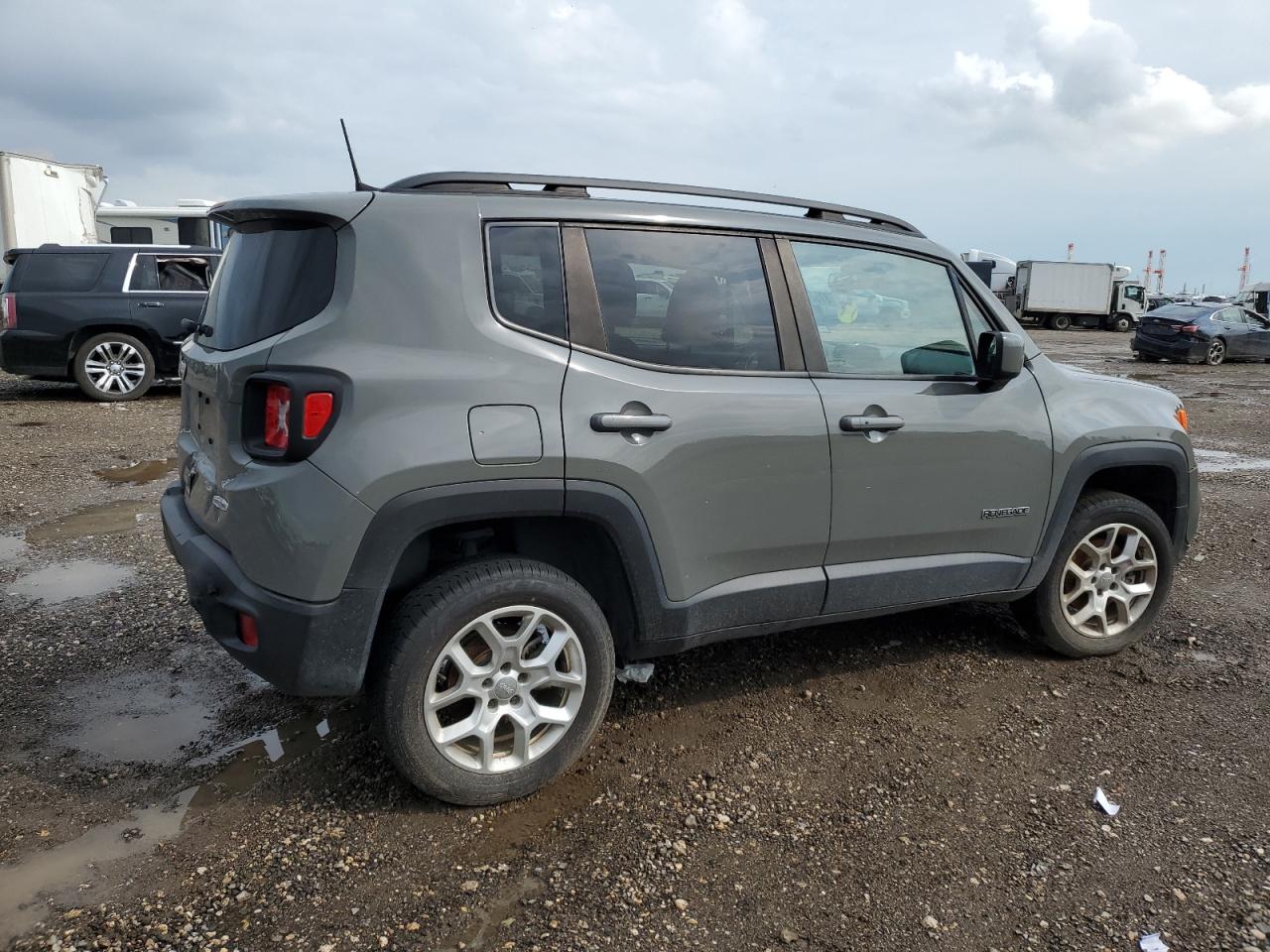 2019 Jeep Renegade - Image 3