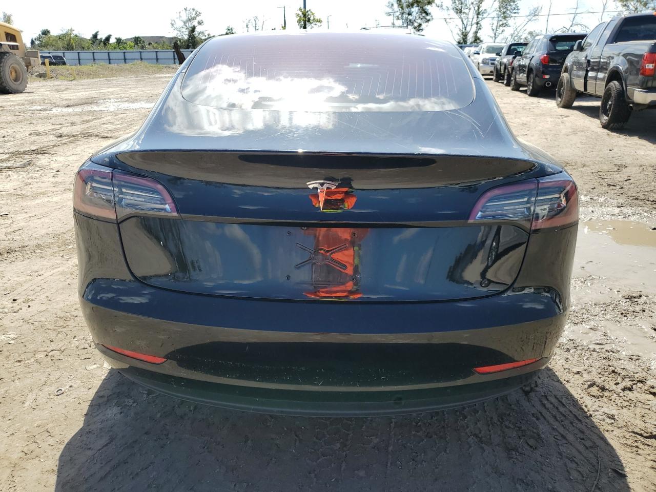 2018 Tesla Model 3 VIN: 5YJ3E1EA3JF005847 Lot: 76091384