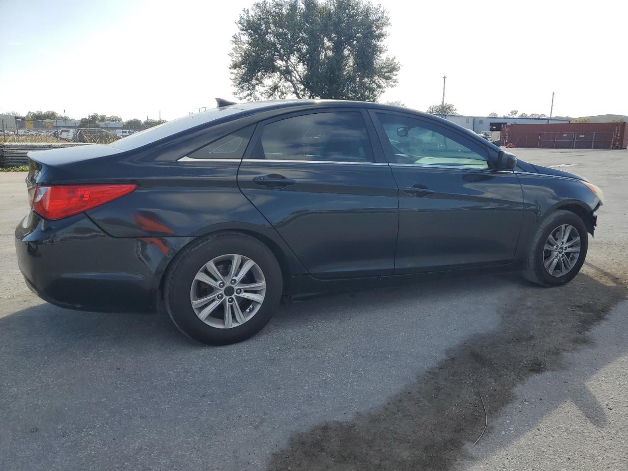 2013 Hyundai Sonata - Image 3
