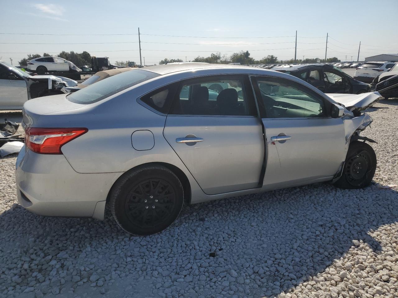 2017 Nissan Sentra - Image 3