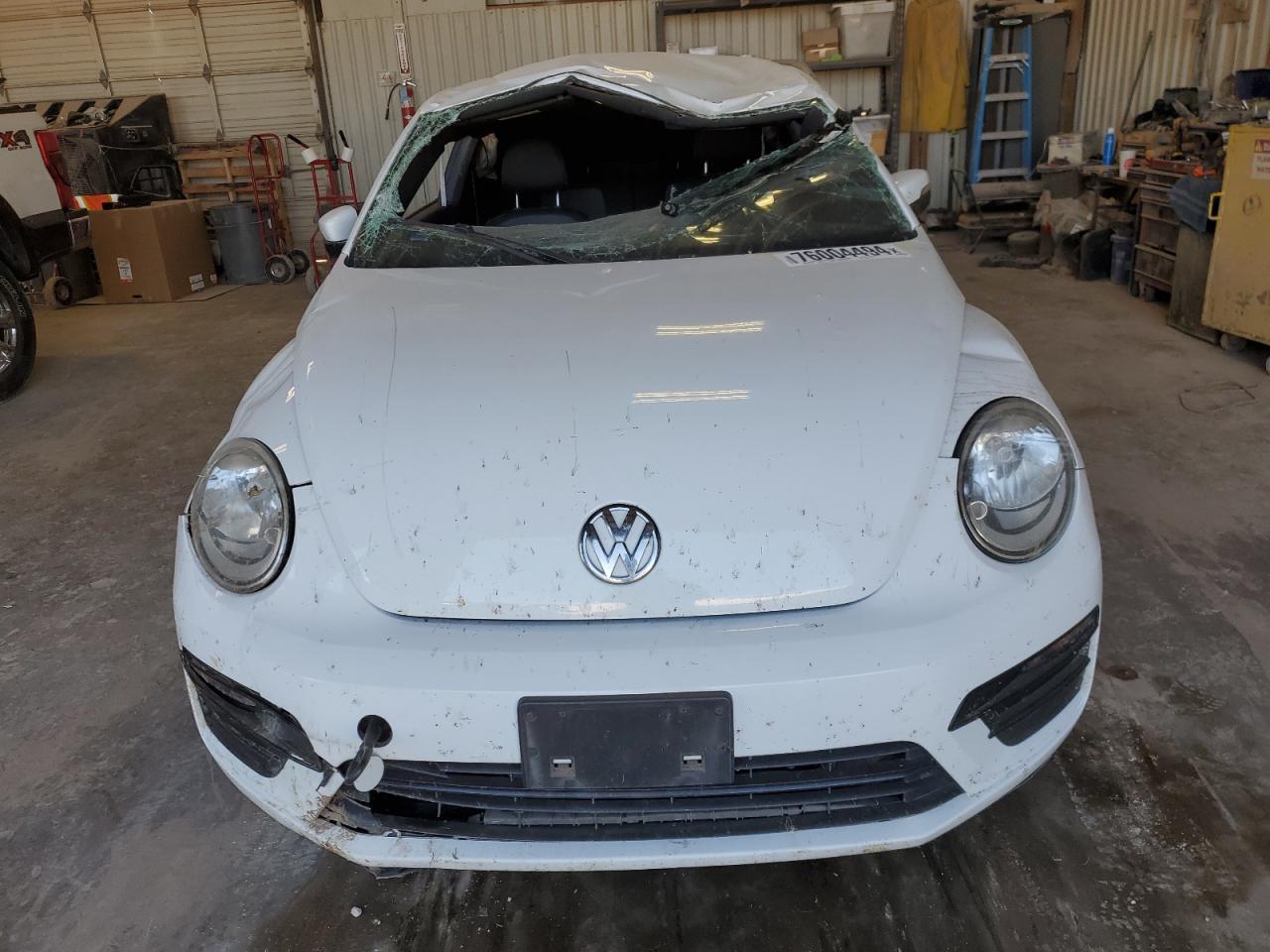 2019 Volkswagen Beetle - Image 5