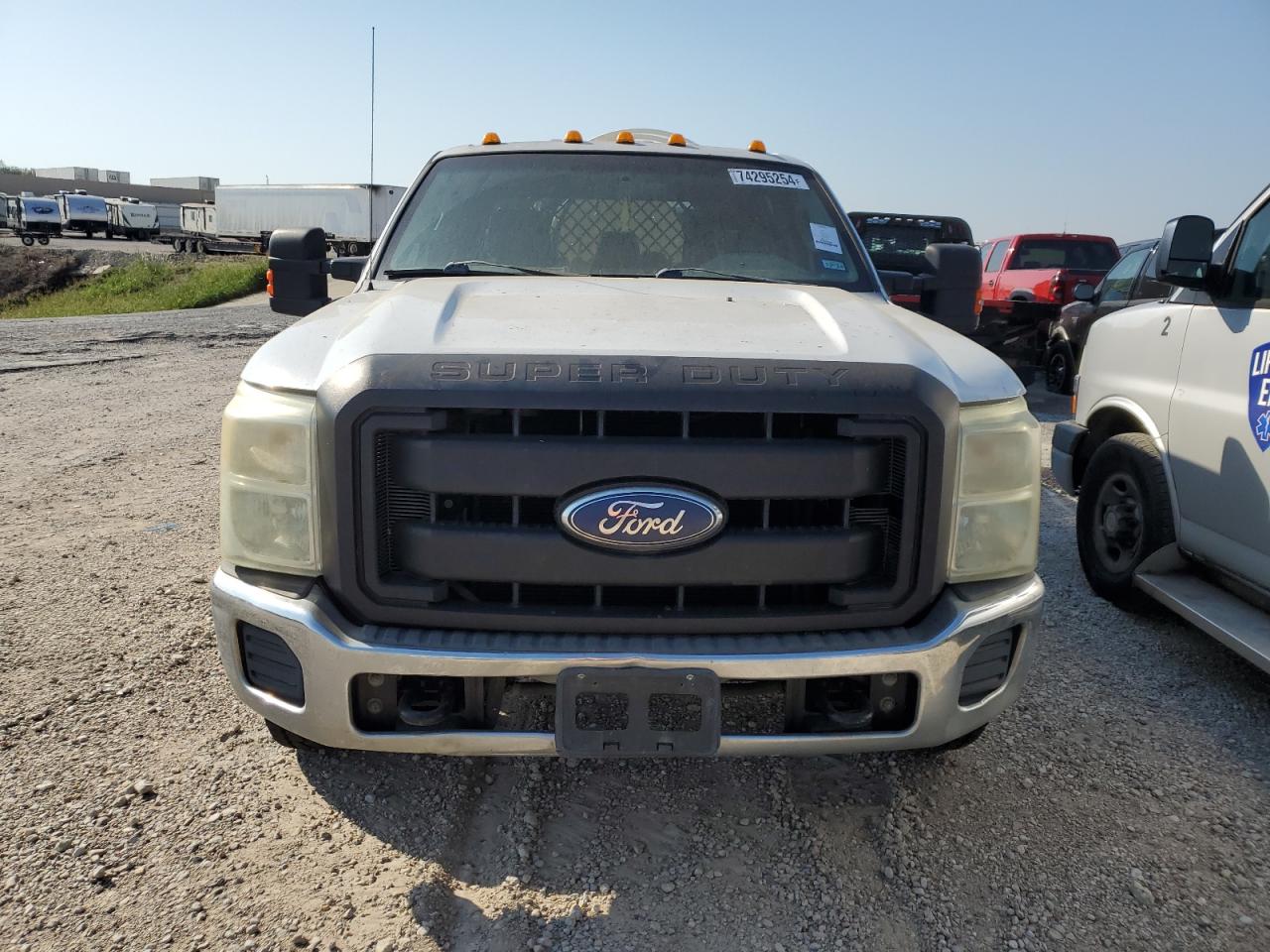 2011 Ford F350 - Image 5