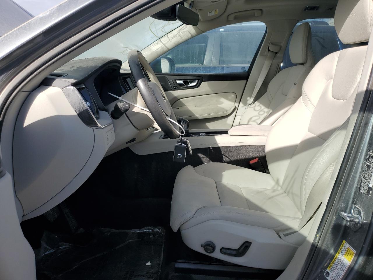 2020 Volvo XC60 - Image 7