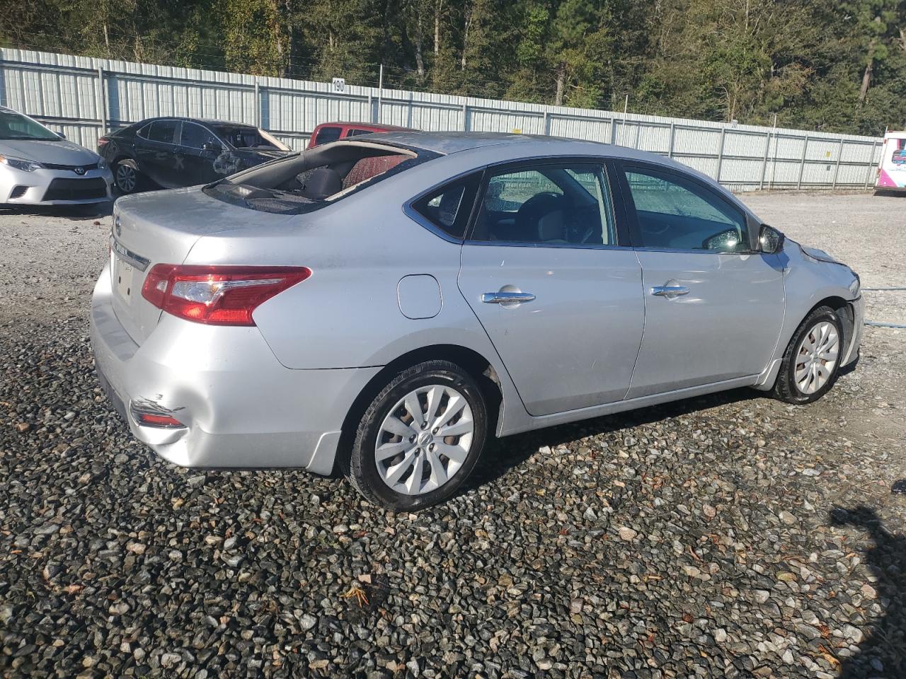 2017 Nissan Sentra - Image 3