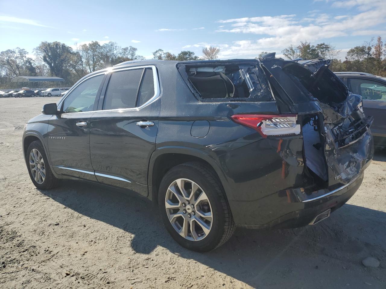 2019 Chevrolet Traverse - Image 2