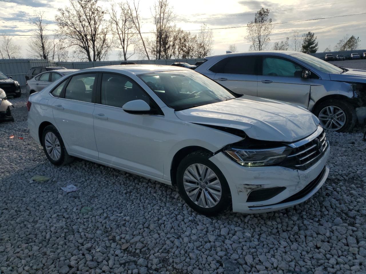 VIN 3VWC57BU0KM205595 2019 VOLKSWAGEN JETTA no.4