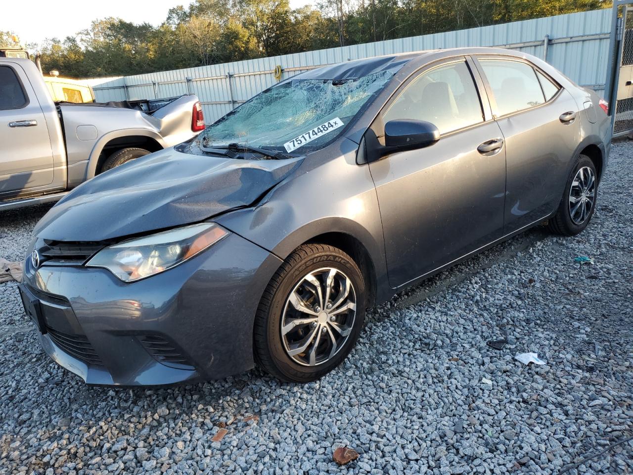 VIN 5YFBURHE0GP477884 2016 TOYOTA COROLLA no.1