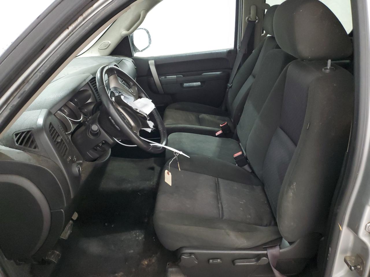 2011 Chevrolet Silverado - Image 7