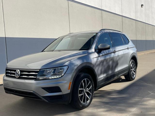 3VV2B7AX0LM101758 Volkswagen Tiguan SE 2