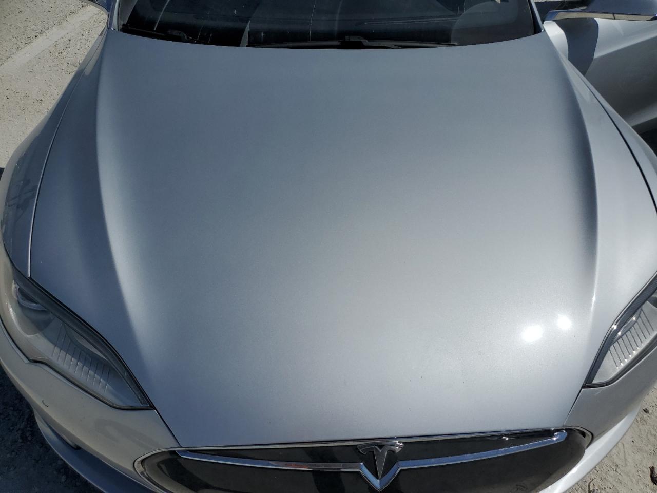 2015 Tesla Model S VIN: 5YJSA1E28FF112481 Lot: 77393824