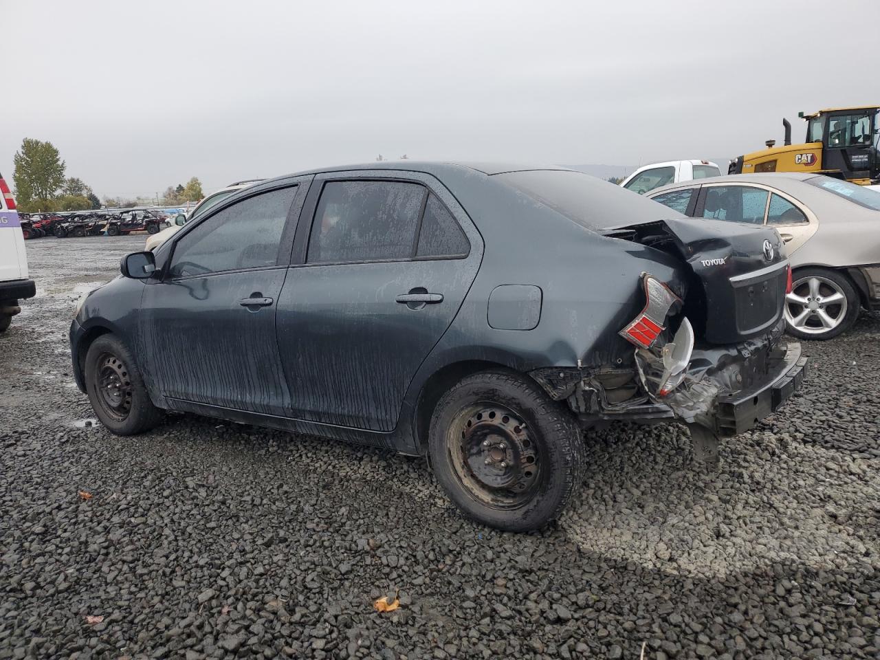 2010 Toyota Yaris - Image 2