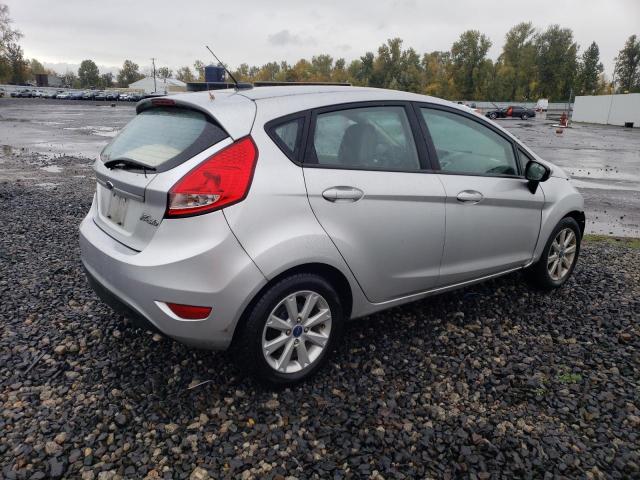  FORD FIESTA 2012 Сріблястий