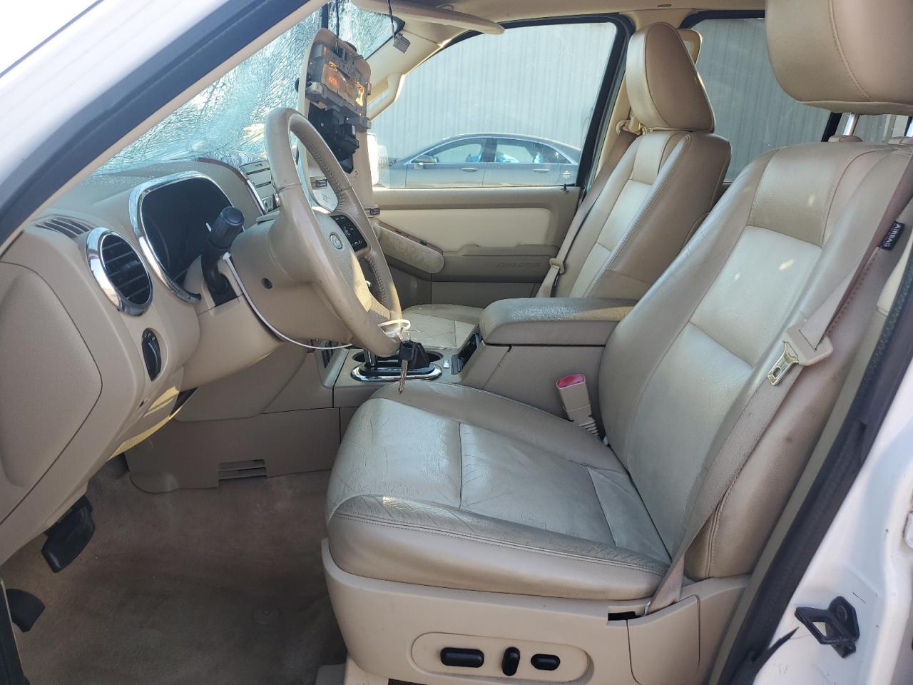 2010 Ford Explorer - Image 7