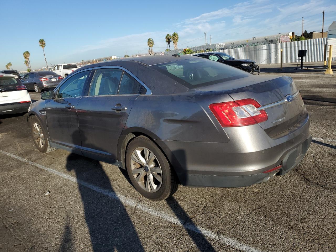 2011 Ford Taurus - Image 2
