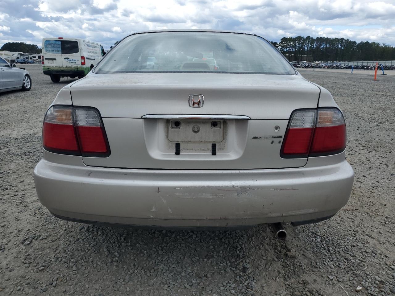 1997 Honda Accord Lx VIN: 1HGCD5635VA063033 Lot: 75678734