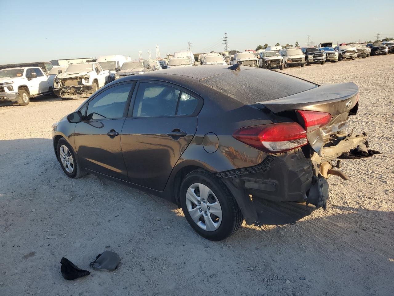 2017 Kia Forte - Image 2