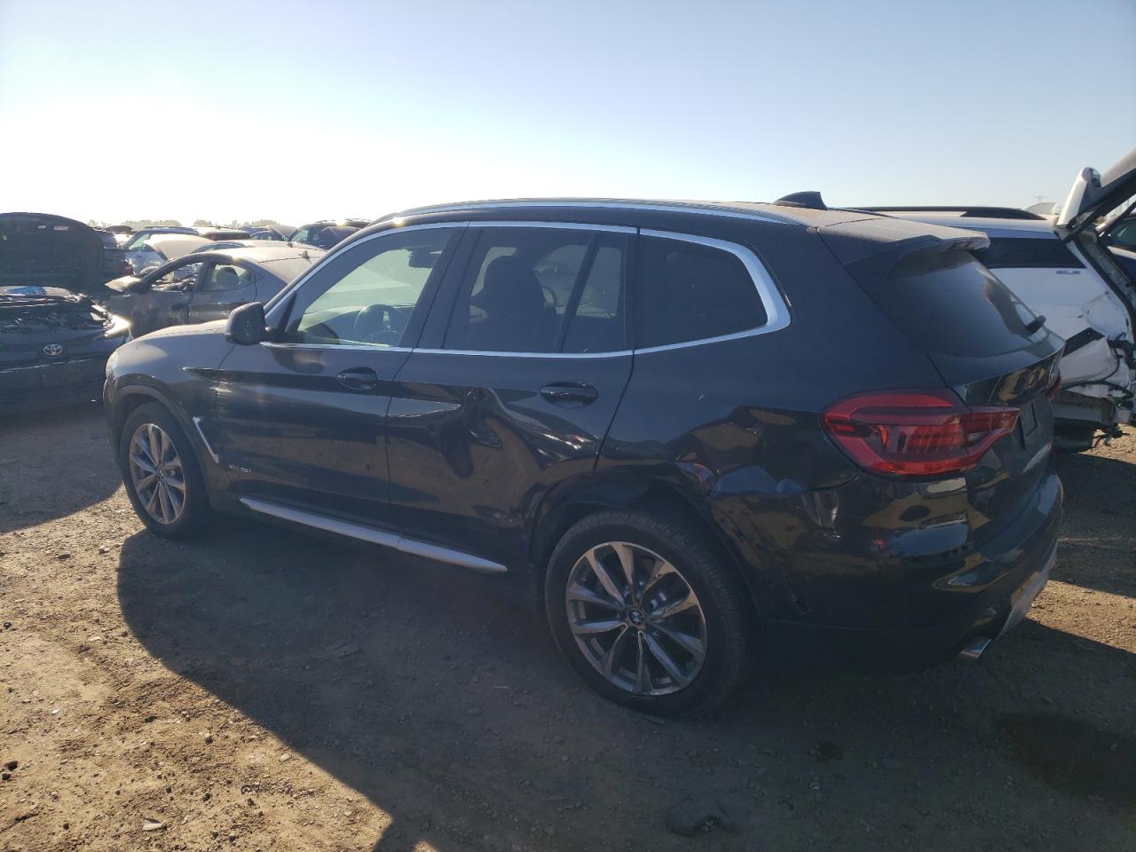 VIN 5UXTR9C53JLC73255 2018 BMW X3 no.2