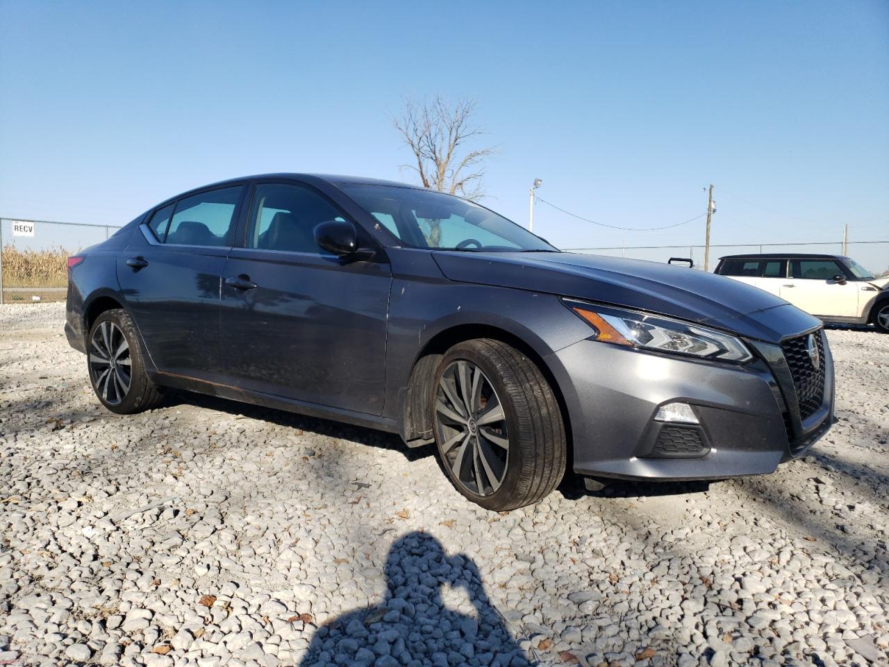 2020 Nissan Altima - Image 4