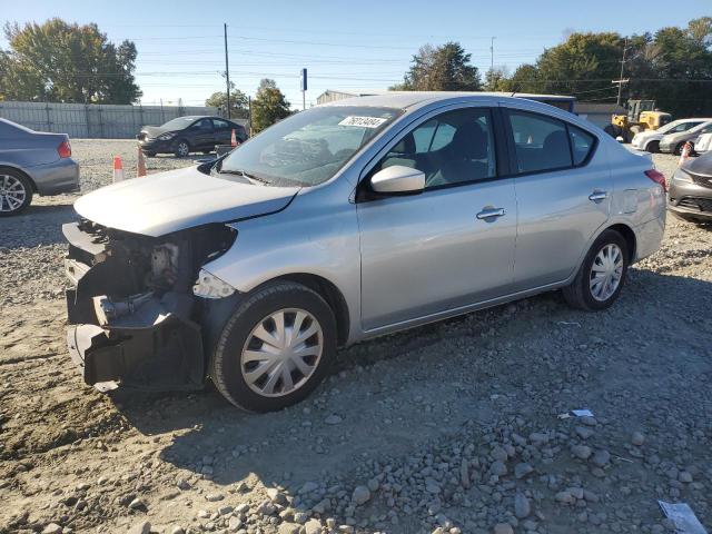  NISSAN VERSA 2016 Серебристый