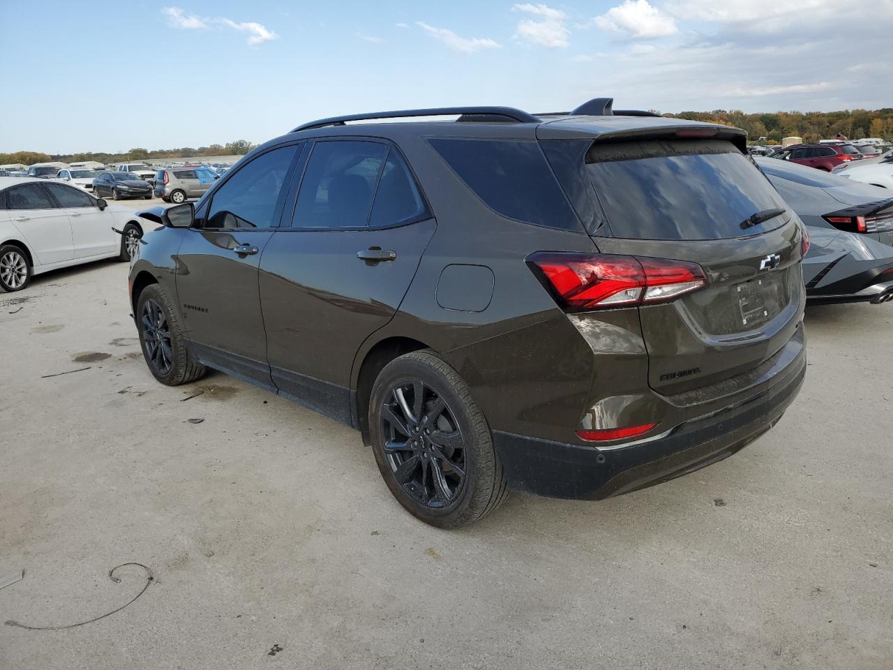 2023 Chevrolet Equinox - Image 2