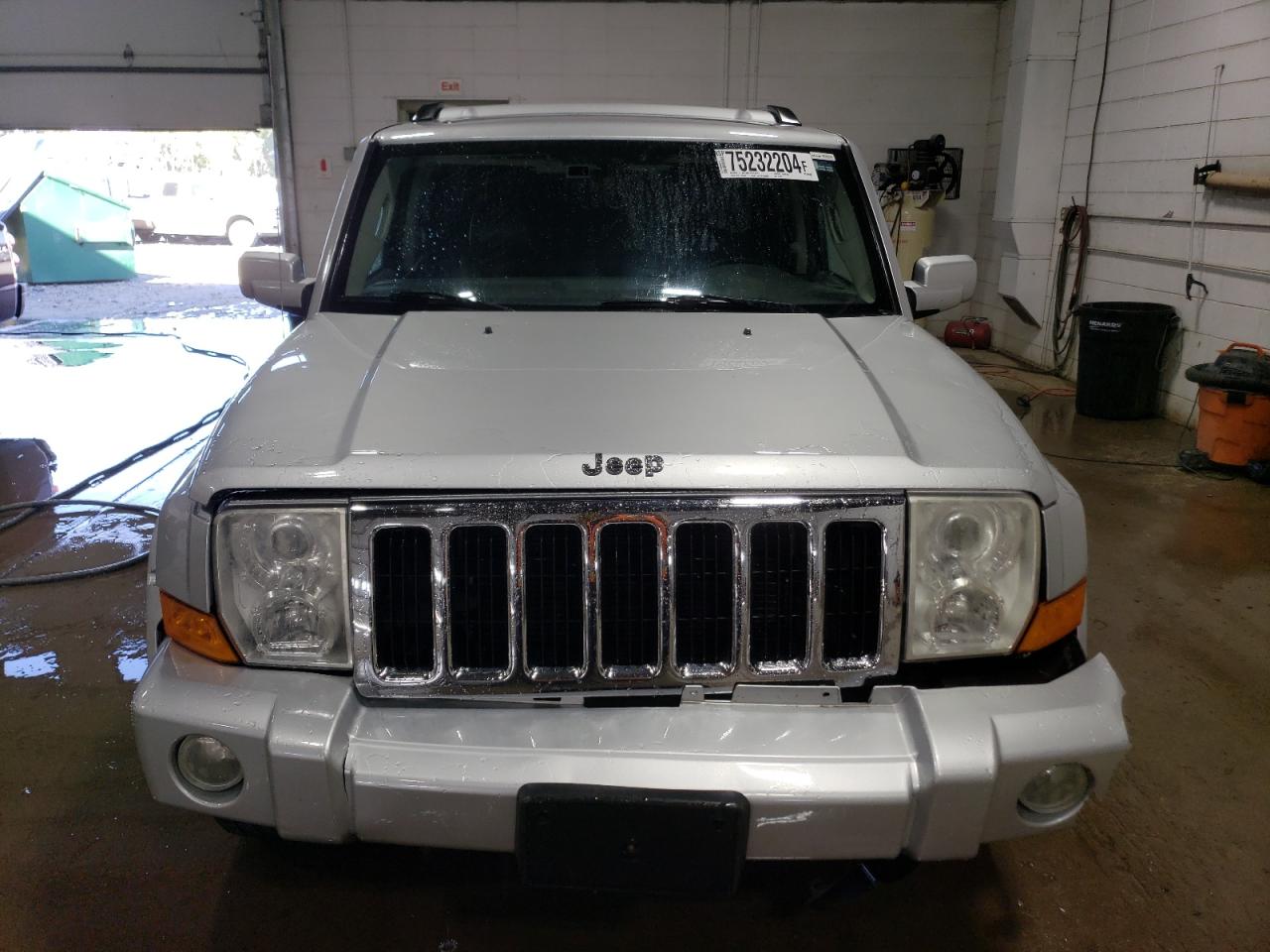 2010 Jeep Commander - Image 5