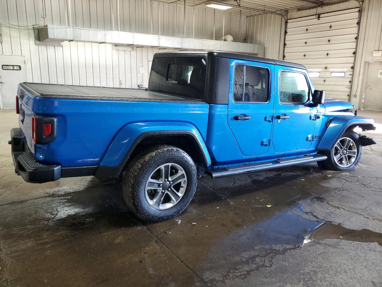 2021 Jeep Gladiator - Image 3