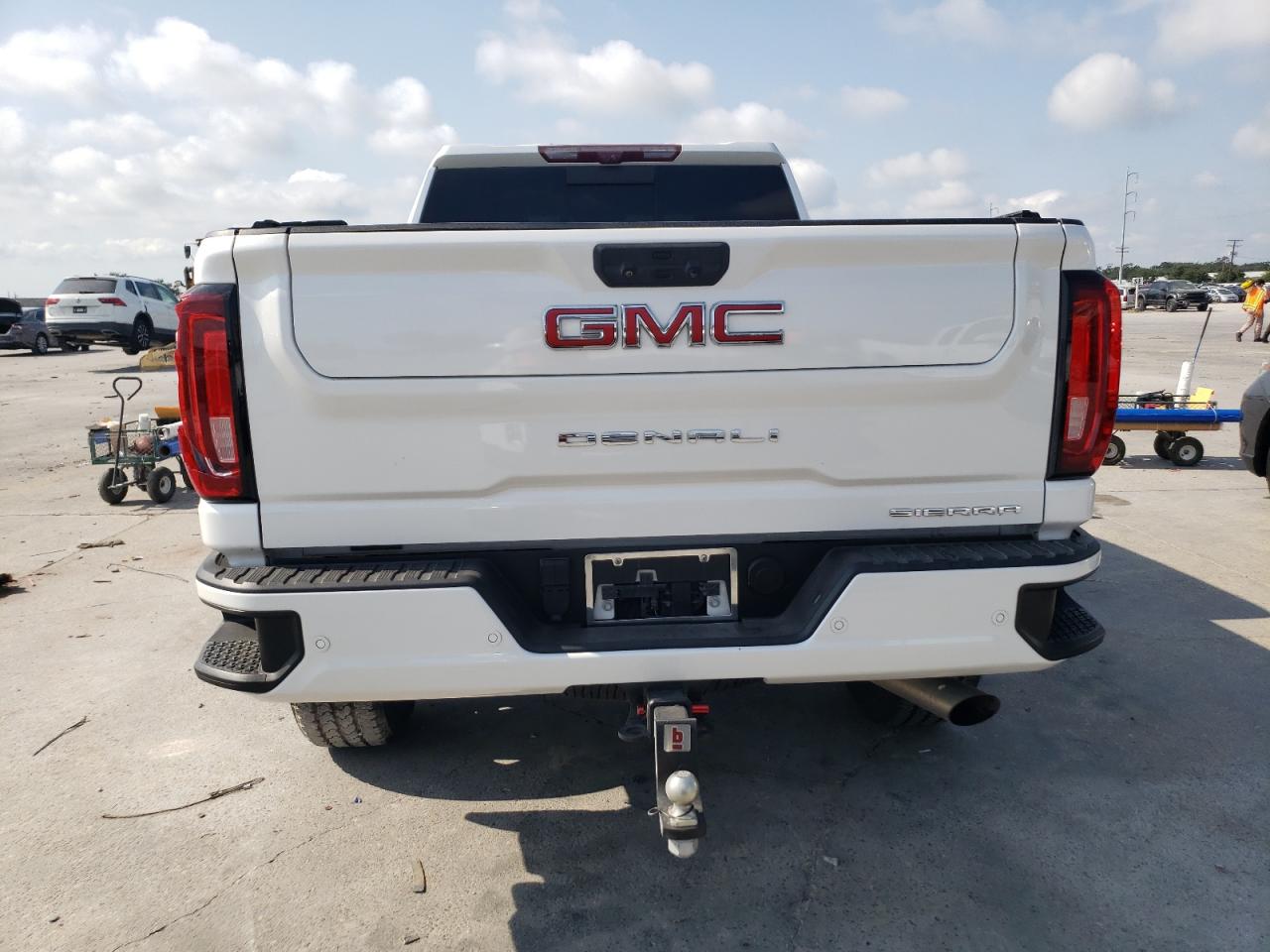 2022 GMC Sierra - Image 6