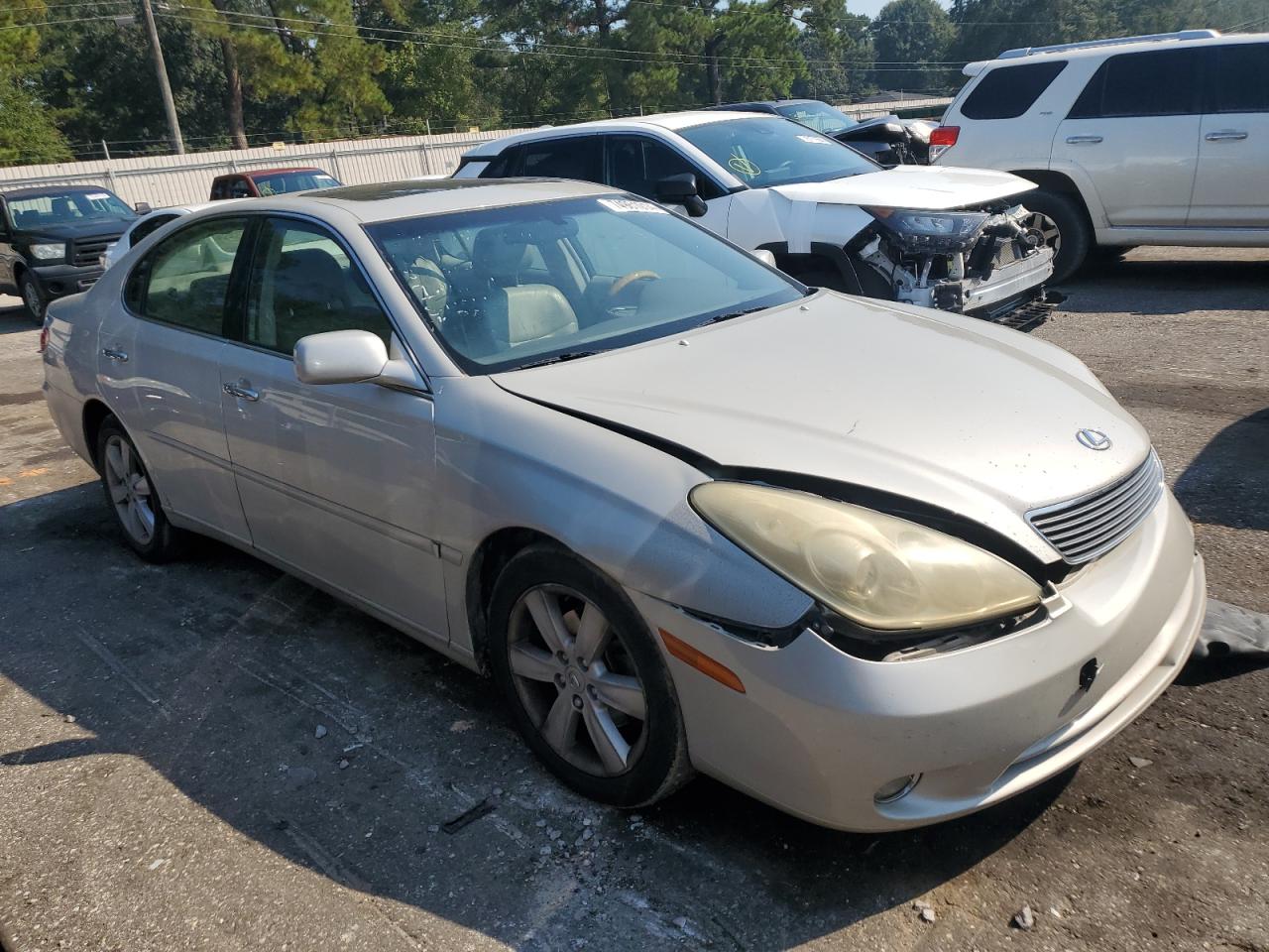 2005 Lexus ES - Image 4