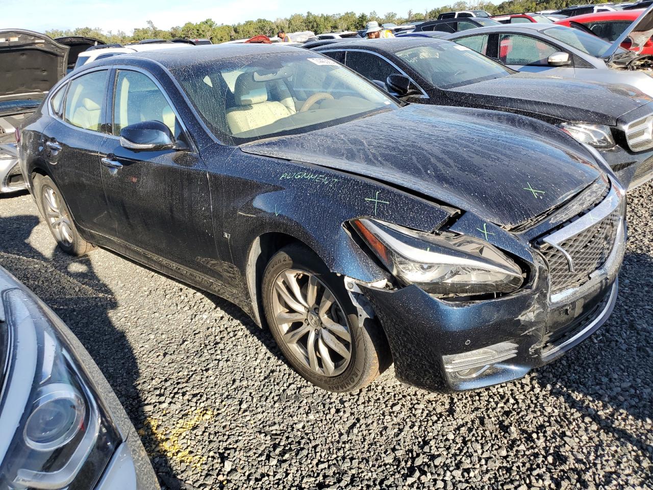 2015 Infiniti Q70 - Image 4