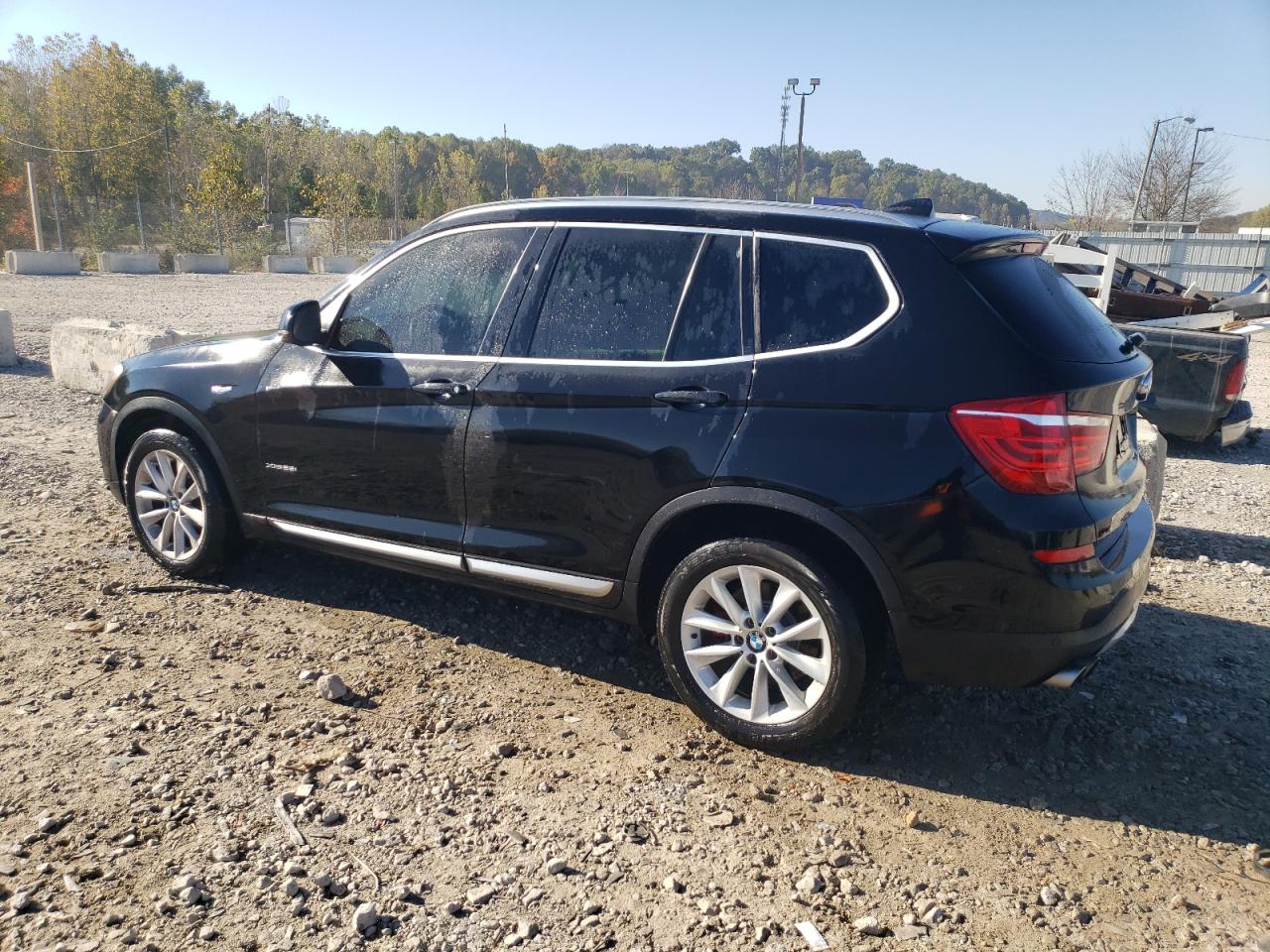 VIN 5UXWX9C5XH0T12113 2017 BMW X3 no.2