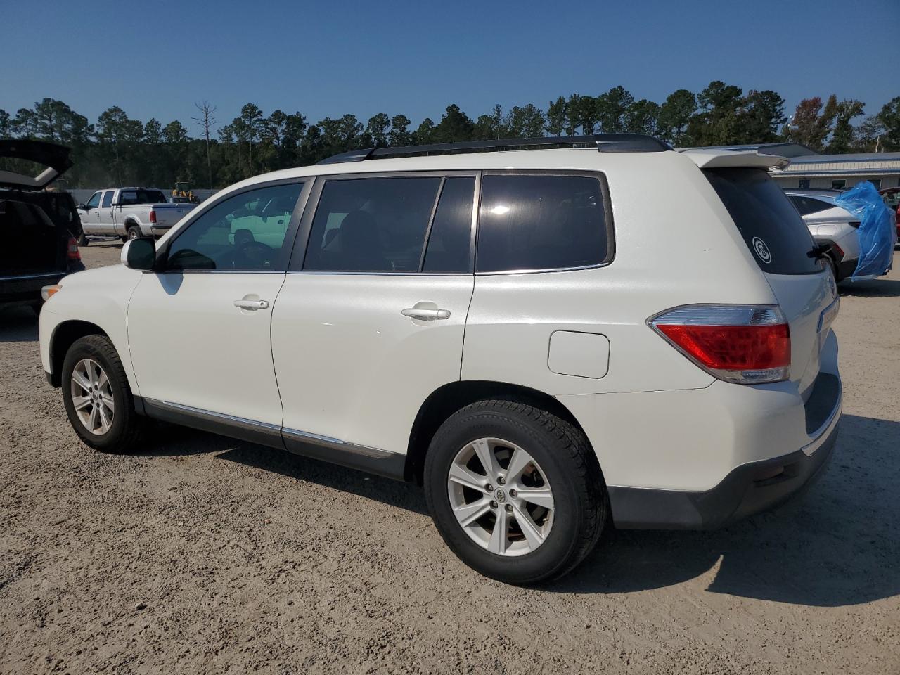 2013 Toyota Highlander - Image 2