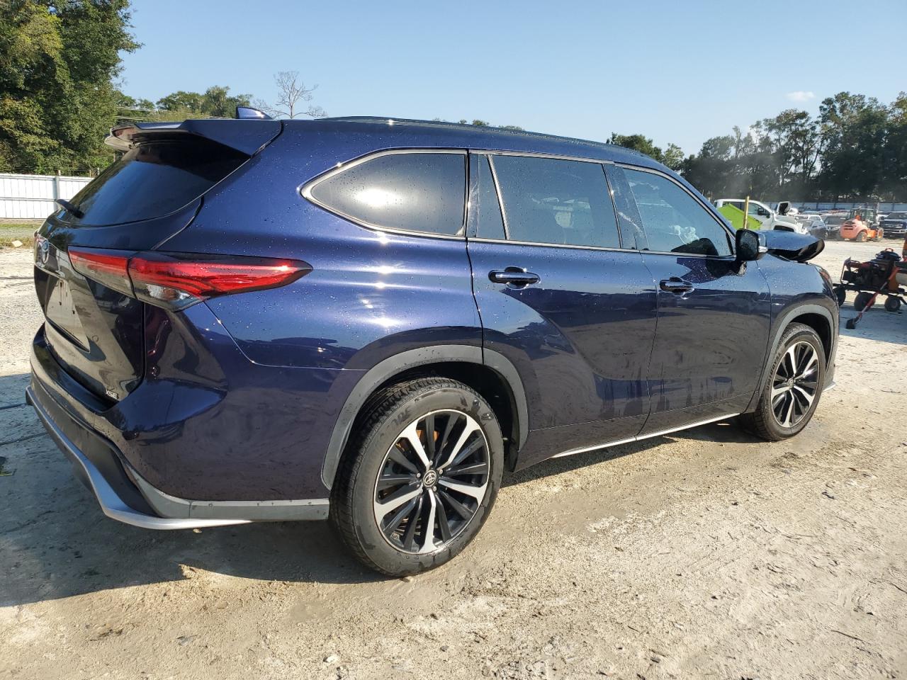 2021 Toyota Highlander - Image 3