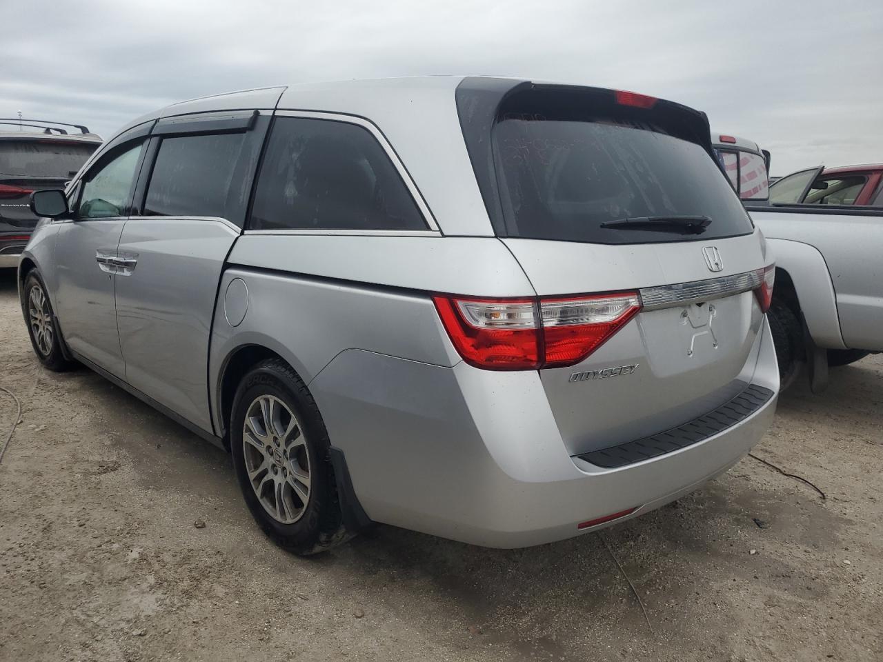 2013 Honda Odyssey - Image 2