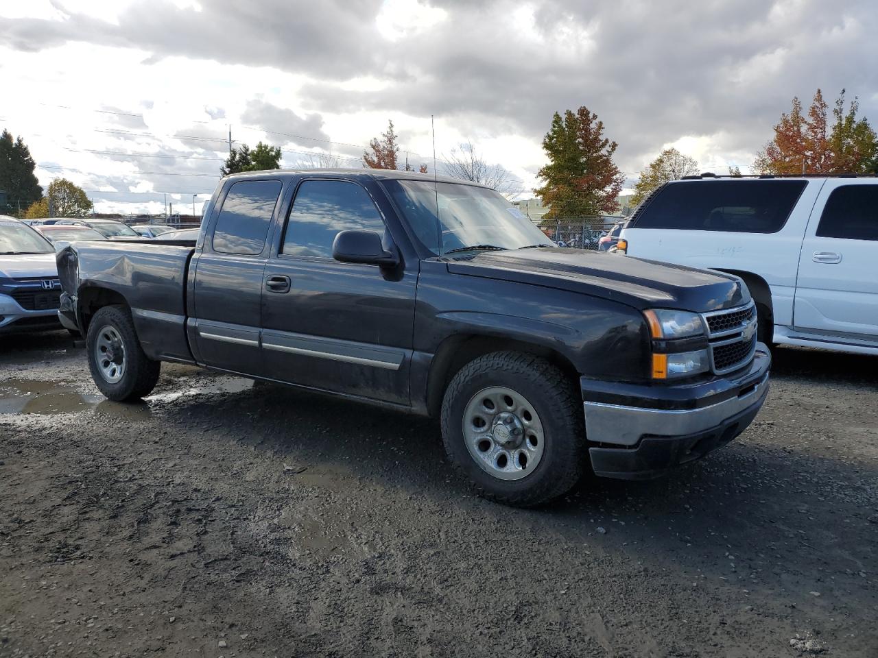 2006 Chevrolet Silverado - Image 4