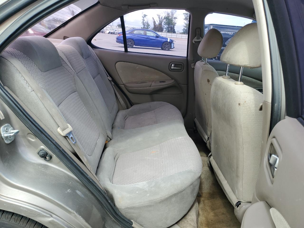 2004 Nissan Sentra - Image 10